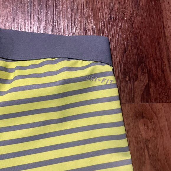 Nike Pro Leggings Yellow Stripe Compression Cropped Gym Training Women Sz M READ - Picture 9 of 10